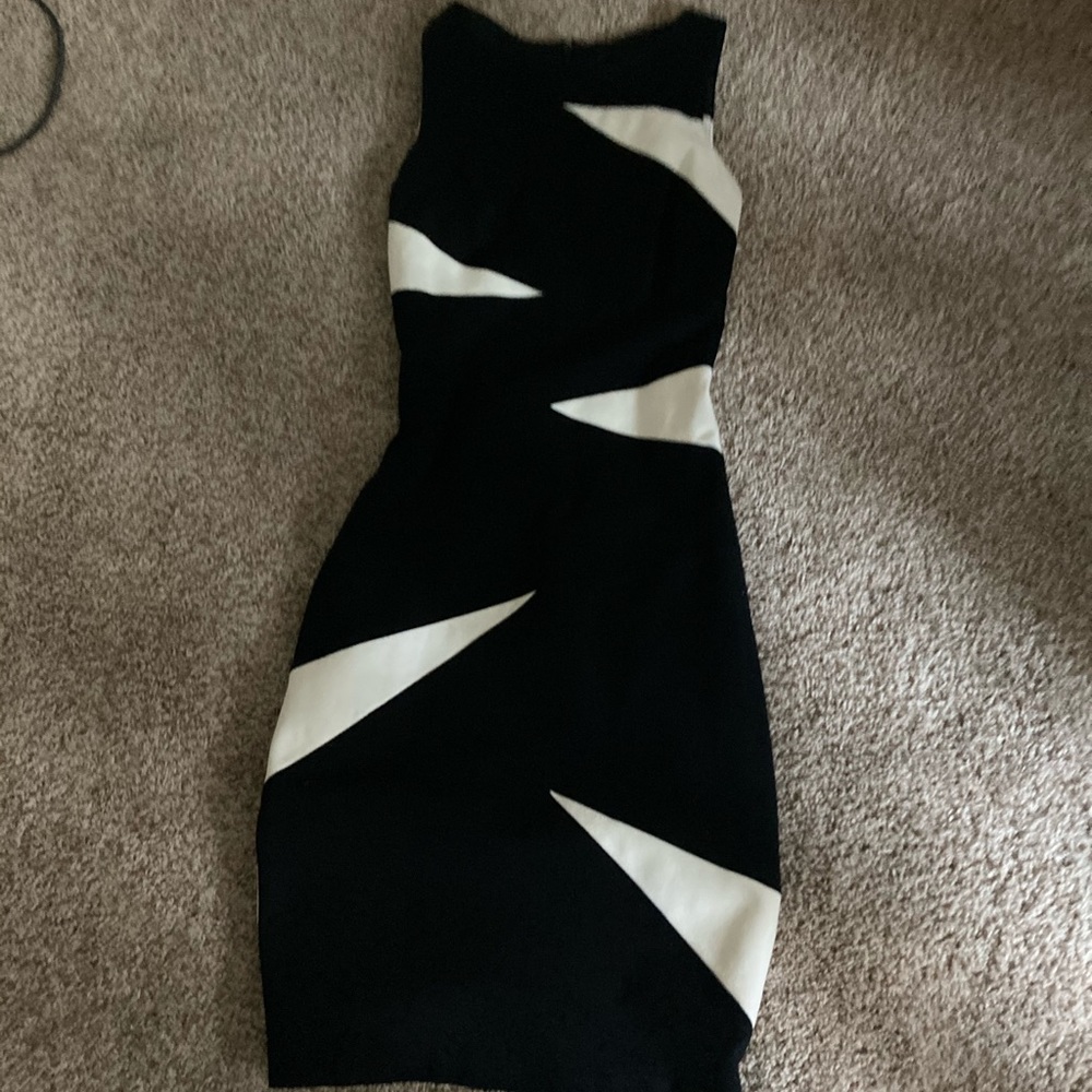 Cache dress - Picture 3 of 4